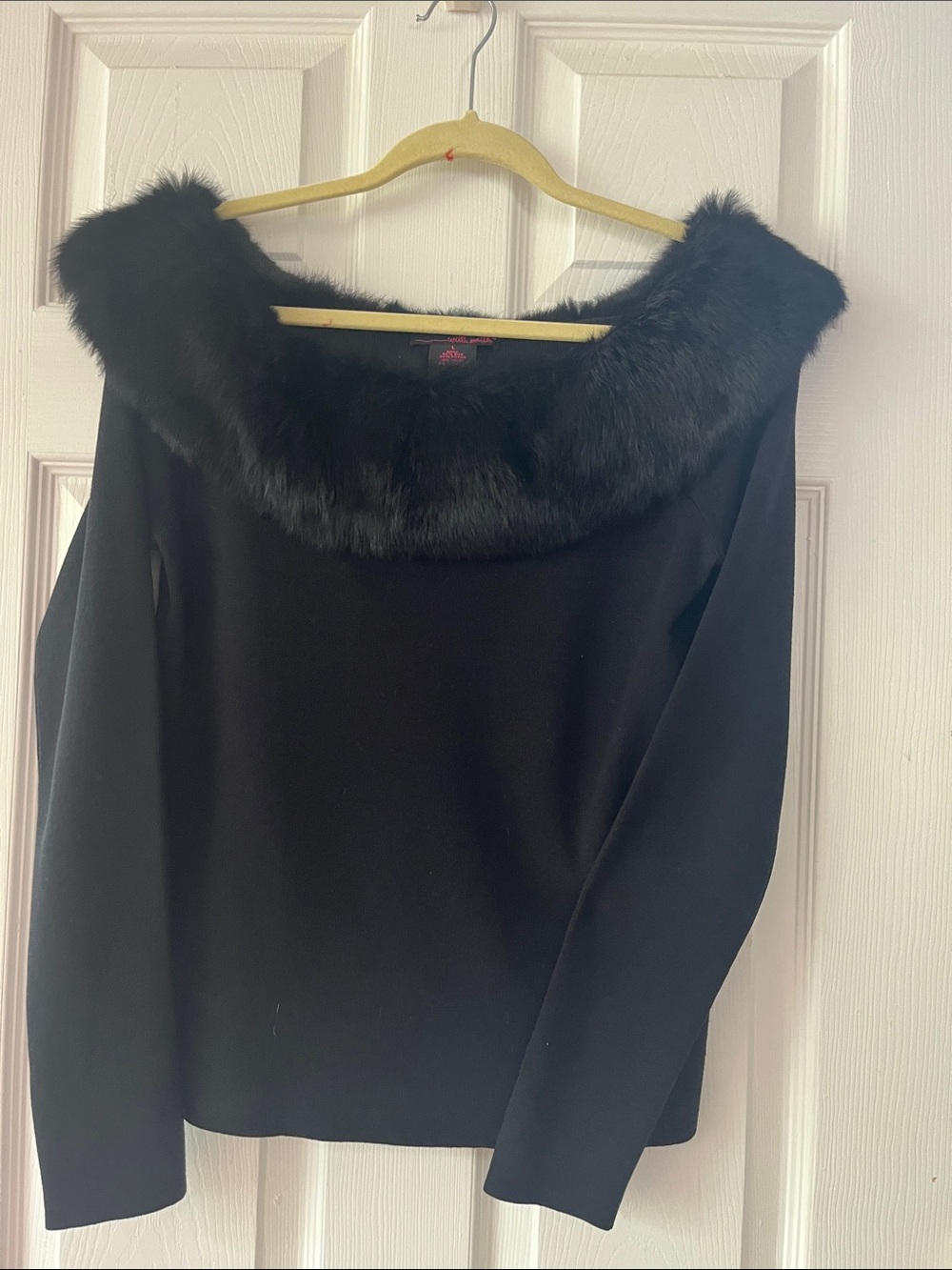Off-the-Shoulder Black Sweater with Faux Fur Trim